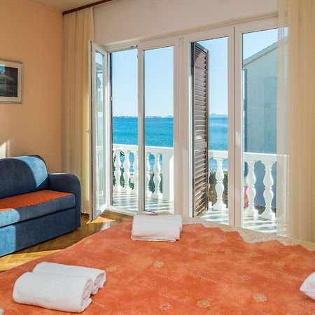 Apartments In House Liveric, In Vir At The Beach ภายนอก รูปภาพ