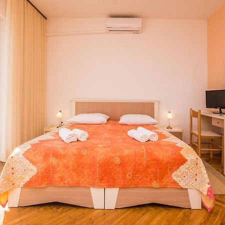 Apartments In House Liveric, In Vir At The Beach ภายนอก รูปภาพ
