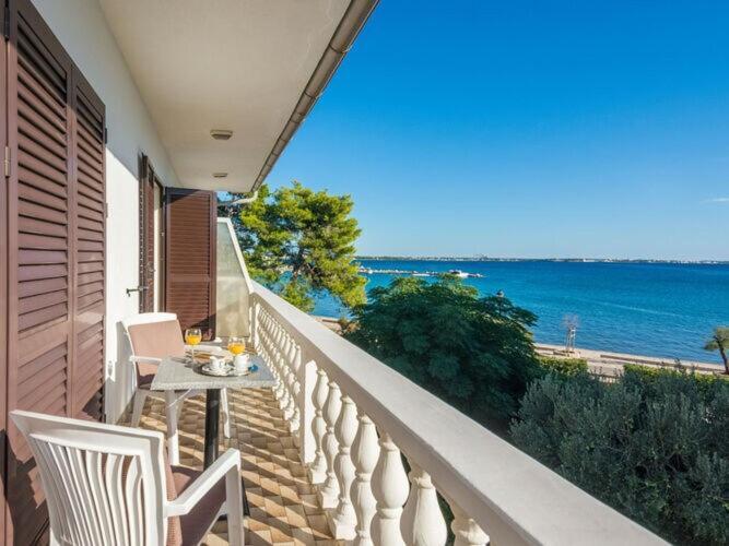 Apartments In House Liveric, In Vir At The Beach ภายนอก รูปภาพ